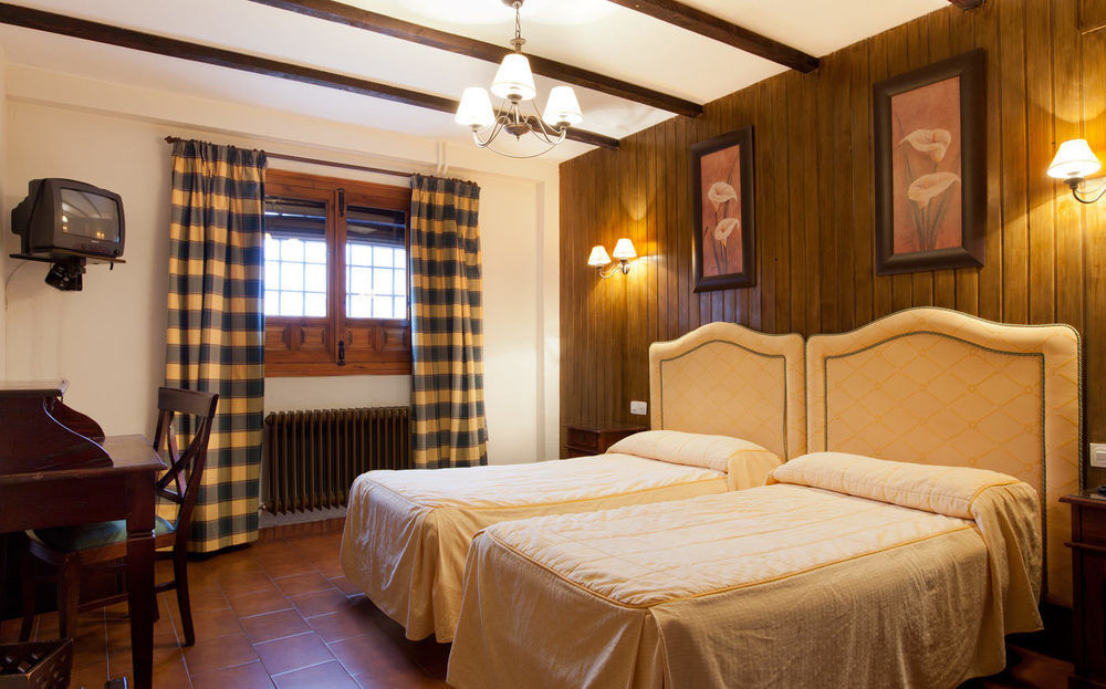 Hotel Resort Cueva del Fraile. Cuenca  Buitenkant foto